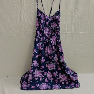 5/$25 ⭐😍 I Love H81 Floral Dress